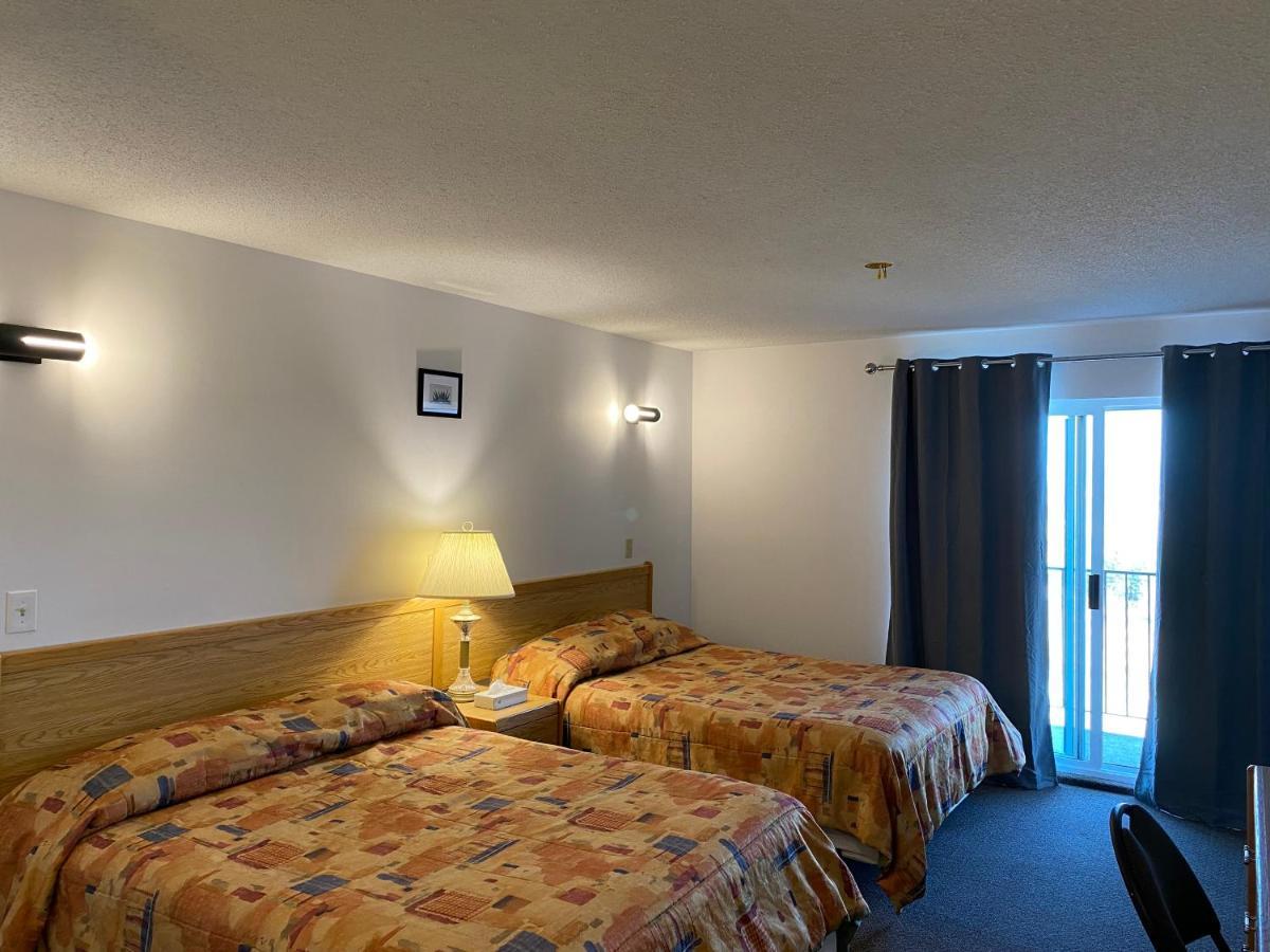 Hillview Motel Vanderhoof Exterior photo